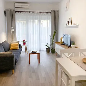 Tena With Private Parking Apartment Pula